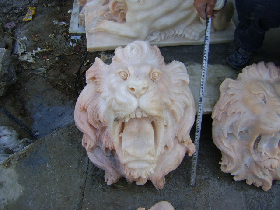 Red Marble Lion Spout